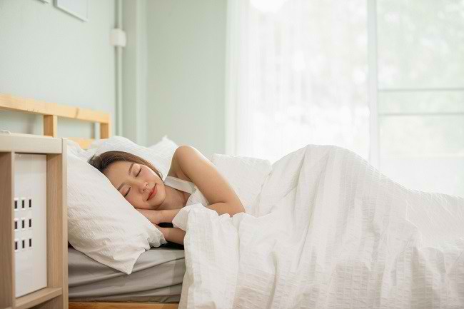 Cara Memilih Bantal Yang Sesuai Posisi Tidur Untuk Kualitas Istirahat Optimal