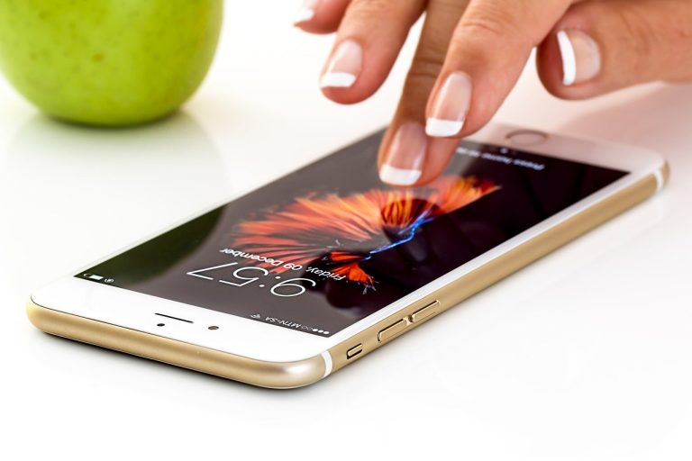 Tips Membersihkan Gadget Dari Bakteri Dan Debu Menjaga Kesehatan Dan Performa Perangkat Anda